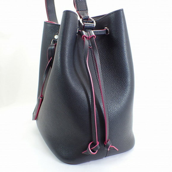 Louis Vuitton Leather LockMe Bucket Shoulder Bag Black - Picture 3 of 10